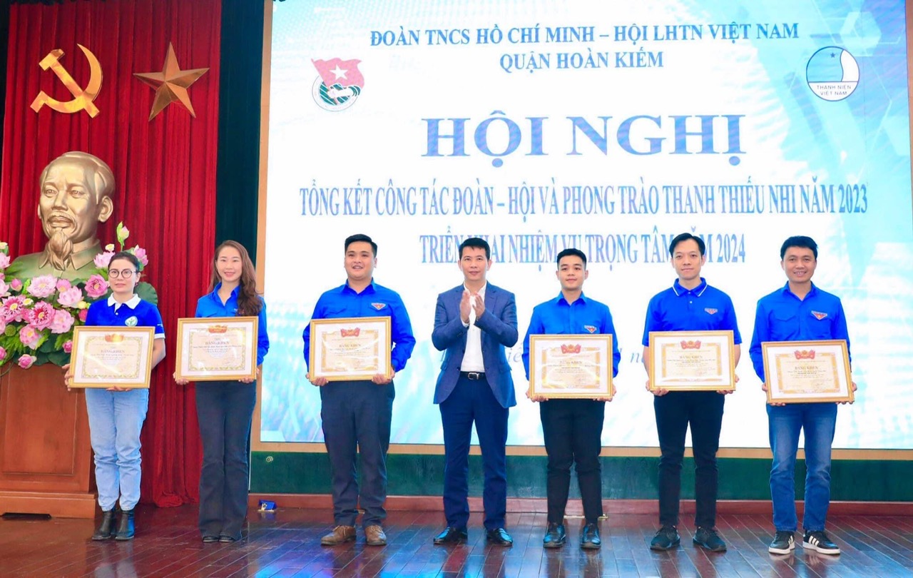 ĐOÀN THANH NIÊN BỆNH VIỆN VINH DỰ NHẬN BẰNG KHEN CỦA TRUNG ƯƠNG ĐOÀN TNCS HỒ CHÍ MINH NĂM 2023 